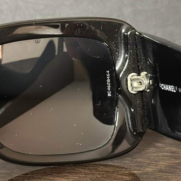 Chanel Vintage Black Quilt Shield CC Logo Sunglasses 5019 - Picture 14 of 16